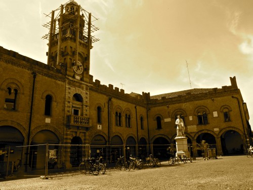 piazza Guercino a Cento
